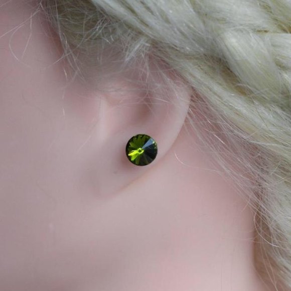 SOLD Genuine Swarovski Crystal Emerald Green Beautiful Earrings Studs Studs - Picture 3 of 4